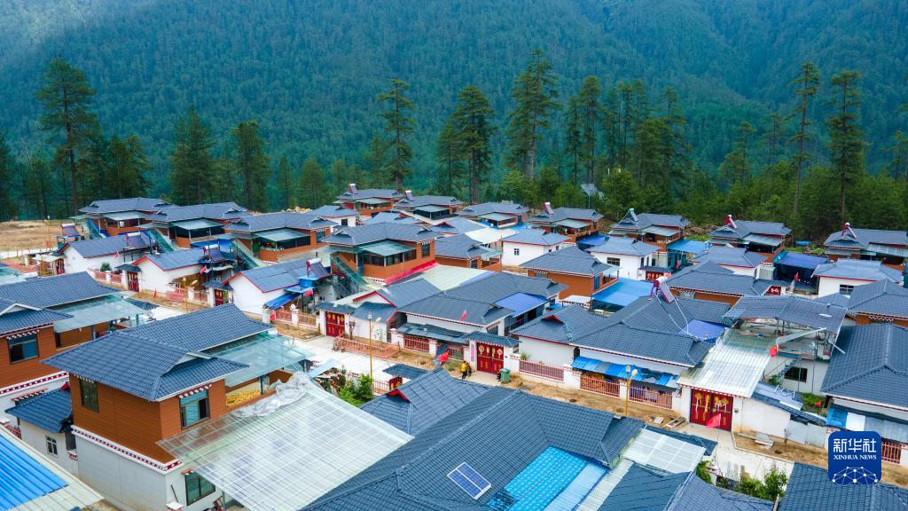 西藏林芝：易地搬遷，迎來(lái)幸福新生活