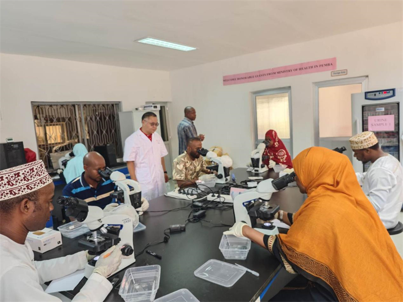 實驗室操作培訓現場。徐張懿攝。（專家組供圖）