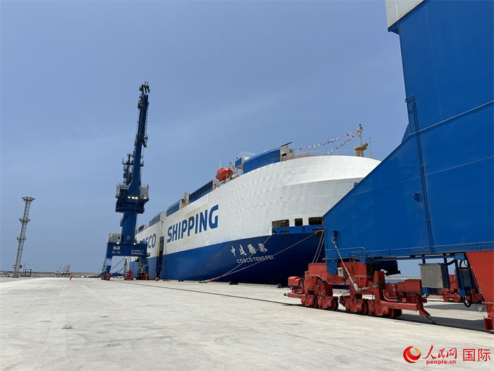 當?shù)貢r間11月15日，?？吭阱X凱港的船只。人民網(wǎng)記者 周雨攝