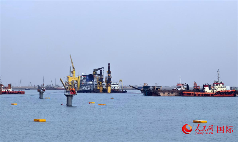 祖拜爾海底隧道施工場景。人民網(wǎng)記者管克江攝