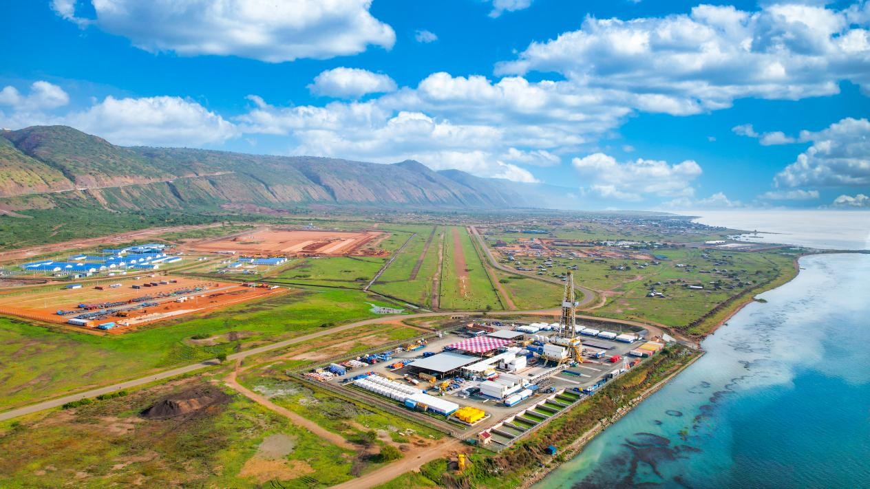 翠鳥(niǎo)油田開(kāi)發(fā)項(xiàng)目現(xiàn)場(chǎng)航拍圖。田雨攝