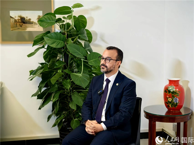 巴西文化部副部長(zhǎng)卡西修斯·羅薩接受人民網(wǎng)專訪。人民網(wǎng)記者 符園園攝