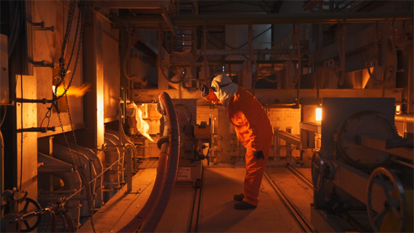 浮法玻璃生產(chǎn)線。受訪者供圖