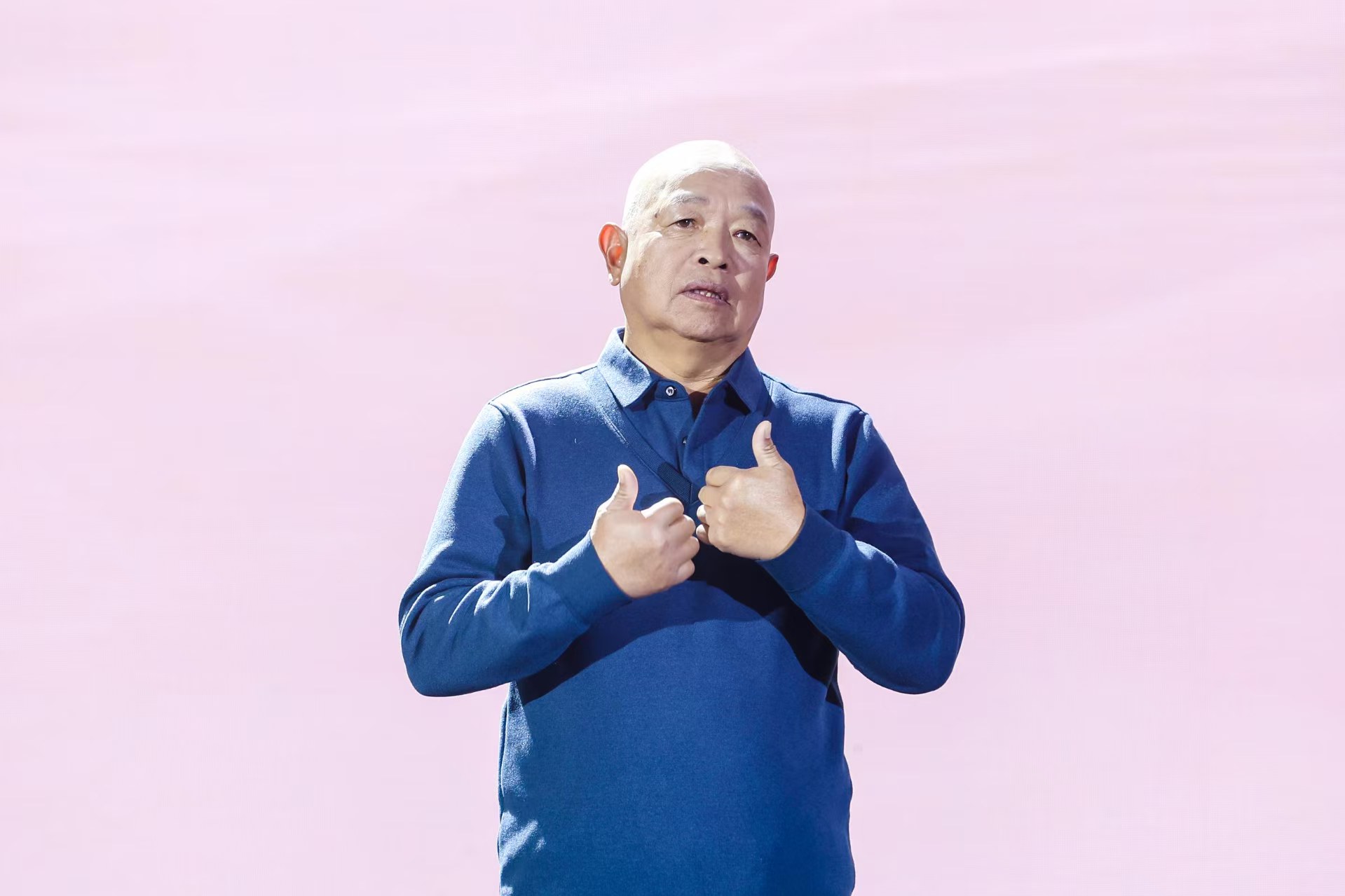 “山東好人”、煙臺市無聲洗車場經(jīng)理柳興濤。人民視頻供圖。