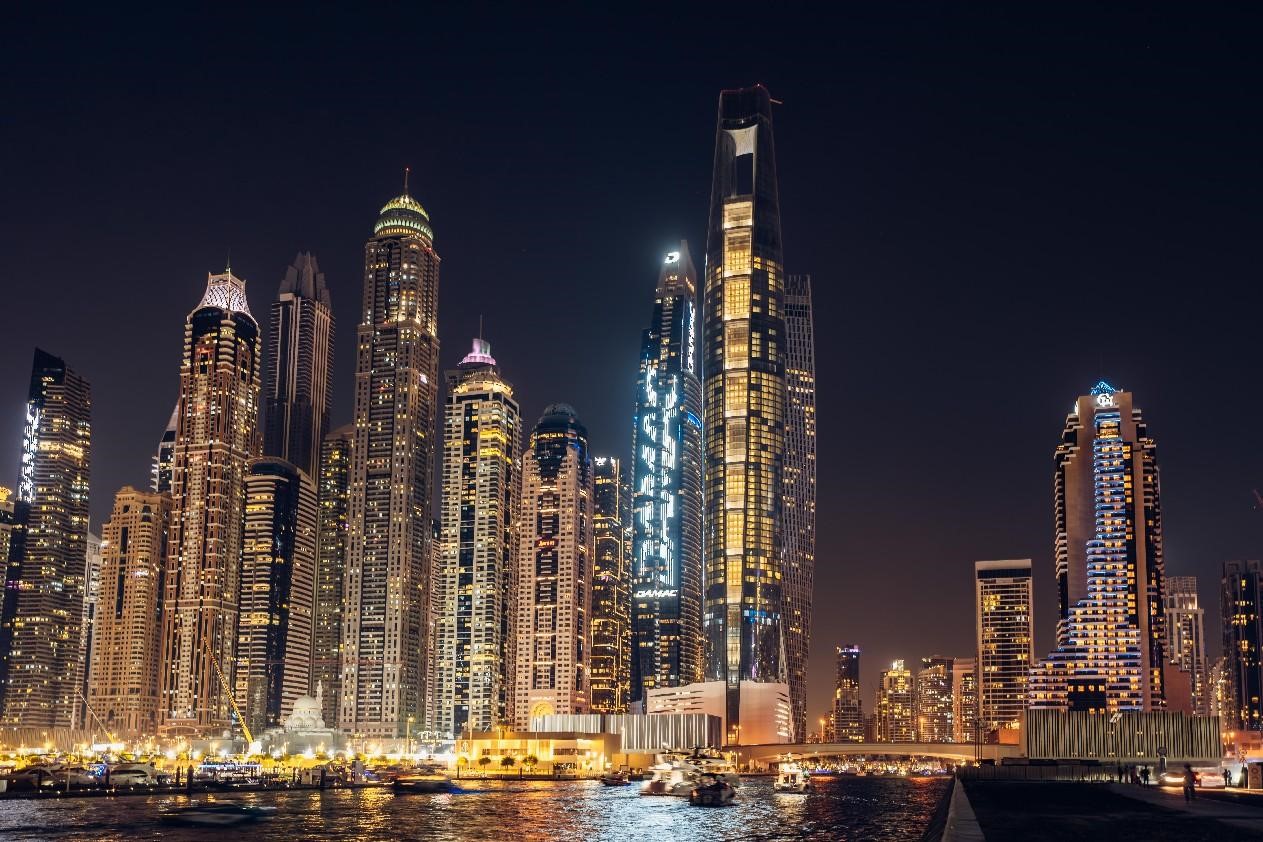 瑪瑞納地區(qū)夜景。中鐵十八局供圖