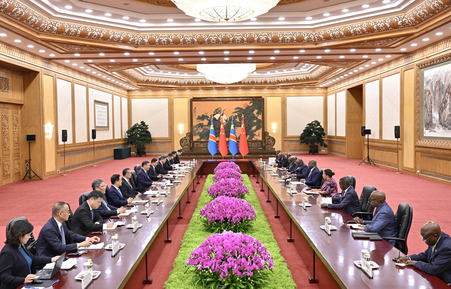 9月2日上午，國家主席習近平在北京人民大會堂會見來華出席中非合作論壇北京峰會的剛果（金）總統(tǒng)齊塞克迪。