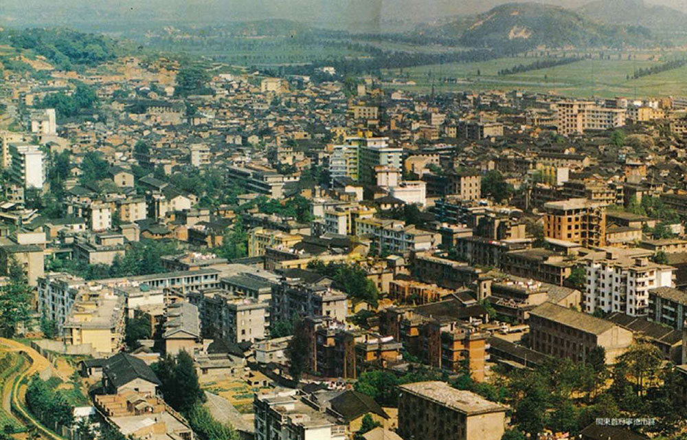 1988年寧德城區(qū)風(fēng)貌。（圖源：《習(xí)近平在寧德》）