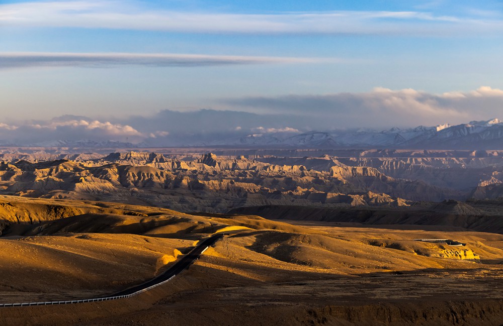 換個角度看土林。貢覺群培攝