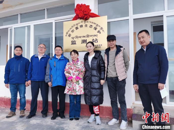 揭牌儀式現(xiàn)場。　張楊 攝