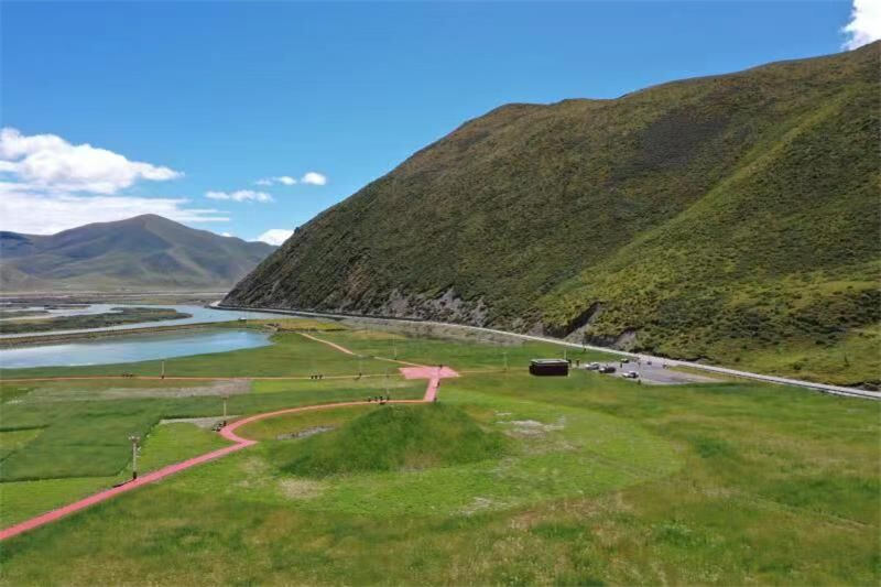 宜牛二村砂場生態(tài)修復后狀況。甘孜州石渠生態(tài)環(huán)境局供圖