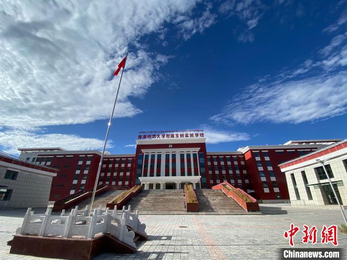 瀾滄江畔開出“教育格?；ā保含F(xiàn)代教育和生態(tài)教育并重