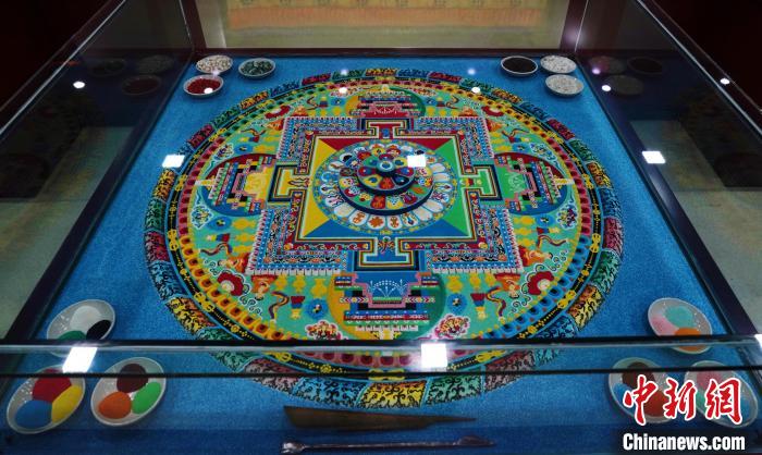 圖為藏醫(yī)藥佛壇城?！●R銘言 攝