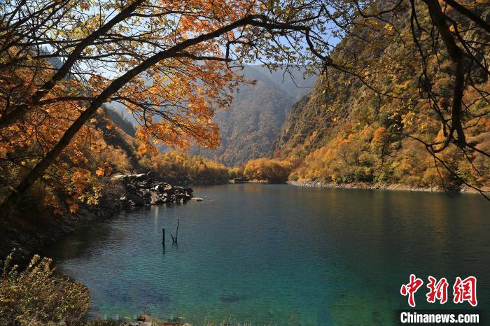 松坪溝風(fēng)光?！⑼?攝