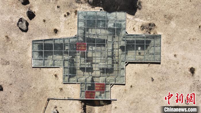 圖為被稱為“九層妖塔”的熱水墓群一號(hào)大墓。　馬銘言 攝