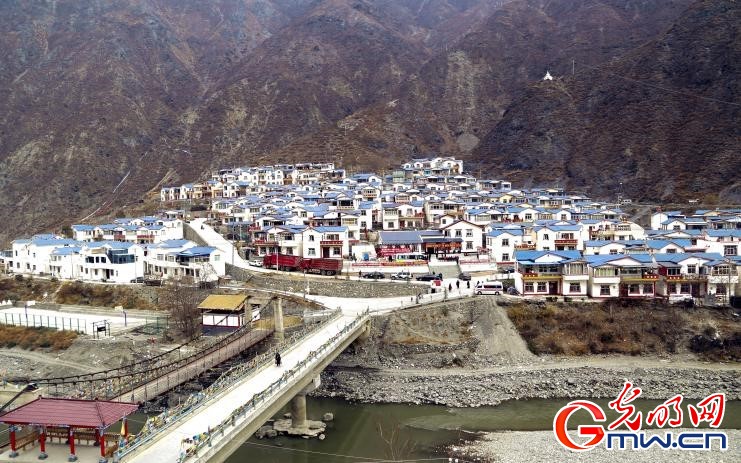 我們的家園｜黨建引領(lǐng)發(fā)展，這座高原山村“變身”別墅村