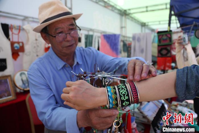 青海格爾木：保護(hù)挖掘、活態(tài)傳承45項(xiàng)非遺