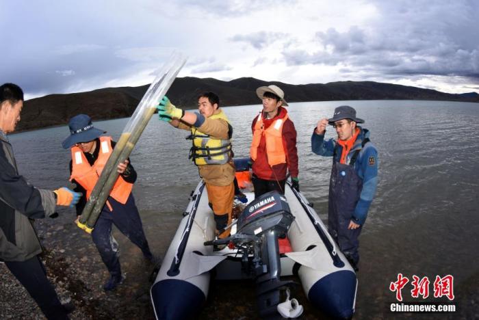 圖為科考隊員順利完成浪錯采樣滿載而歸。 <a target='_blank' ><p  align=