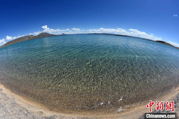 錯(cuò)鄂湖水清澈透明。　<a target='_blank' ></p><p  align=