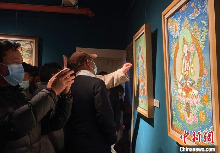 11月17日，由西藏自治區(qū)文學(xué)藝術(shù)界聯(lián)合會主辦的第七屆“見即愿滿”西藏精品唐卡展在拉薩拉開帷幕。 <a target='_blank' href='/'><p  align=
