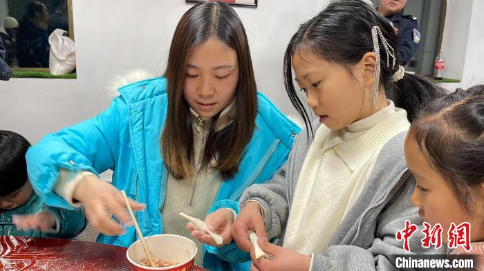 西藏戍邊民警：一想到孩子，心就瞬間柔軟了