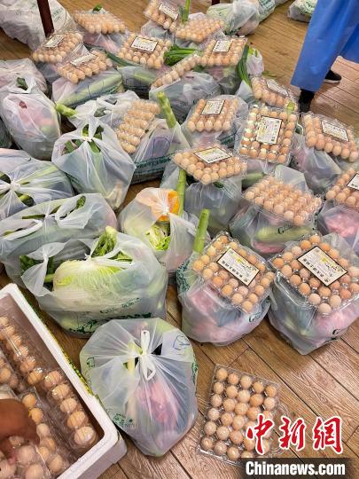 西藏格拉丹東超市疫情期間全力保障市場(chǎng)供應(yīng)。　受訪者供圖