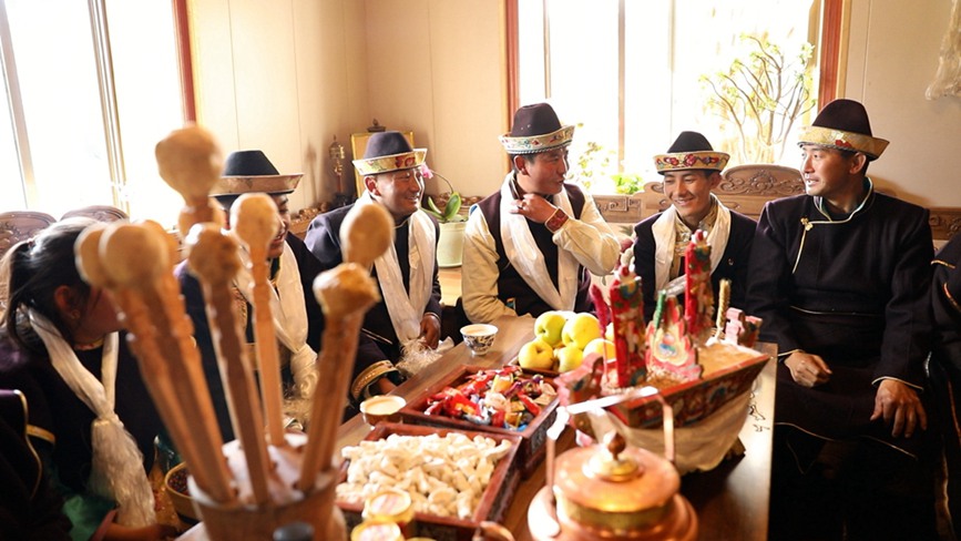 齊聚一堂，迎“古突”之夜。