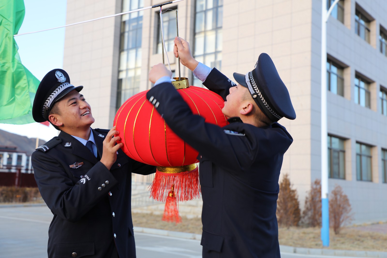 （要聞 新媒體）雪域邊關(guān)的他們，是歸途的(4189296)-20230122091651.jpg