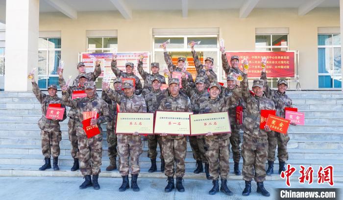 獲獎選手合影?！敲衫?攝