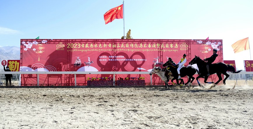 藏歷新年，精彩的馬術(shù)表演。潘多攝
