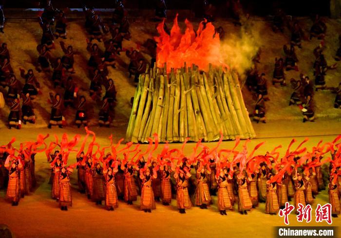 3月17日，西藏拉薩，《文成公主》大型史詩(shī)劇演出現(xiàn)場(chǎng)?！±盍?攝