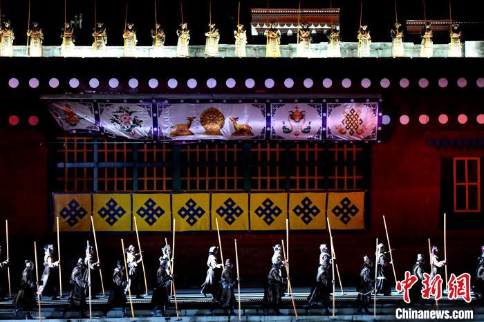 3月17日，西藏拉薩，《文成公主》大型史詩(shī)劇演出現(xiàn)場(chǎng)。　李林 攝