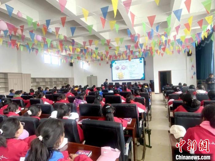 九三學社社員3年援藏路:把優(yōu)質教育資源帶到“世界屋脊”