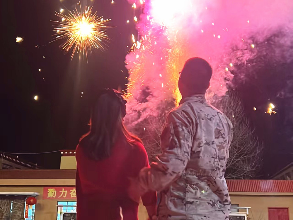 來隊家屬的溫馨瞬間?；粢綌z