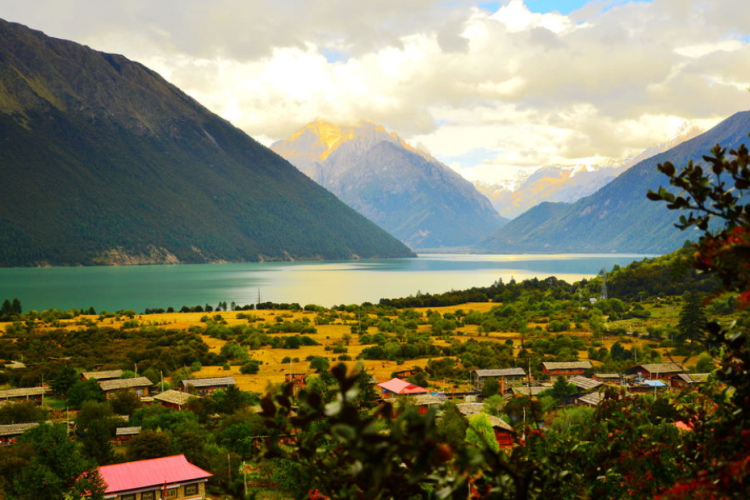 懂西藏的人，一定不會(huì)錯(cuò)過(guò)林芝的秋天