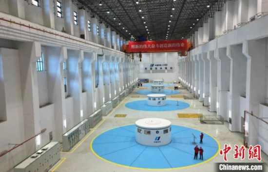 圖為水電站內(nèi)部?！⊥趵凇z