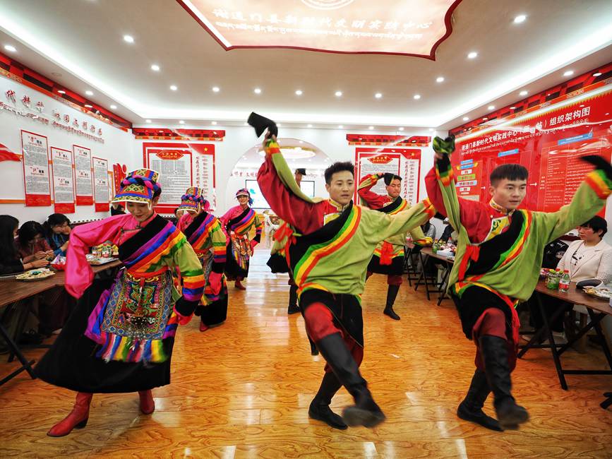 日喀則市謝通門(mén)縣開(kāi)展“我們?cè)谖拿鲗?shí)踐中心過(guò)端午”系列活動(dòng)