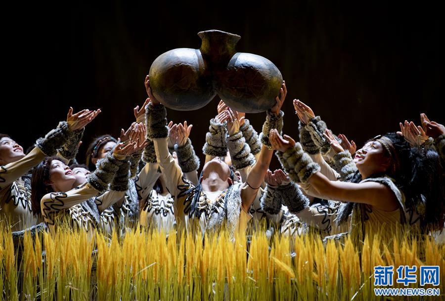 (西藏昌都解放70周年)(6)慶祝昌都解放70周年專場文藝晚會(huì)在昌都舉行